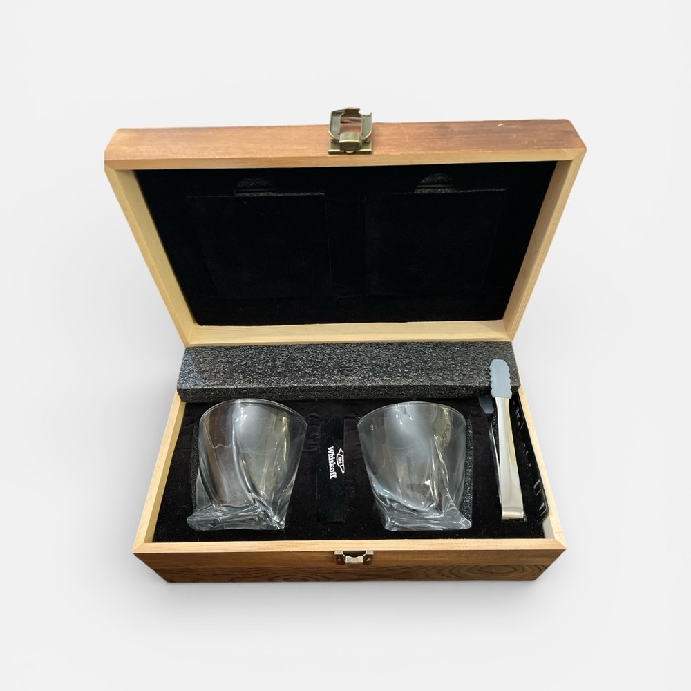 Whiskey Gift Set – 2 Twisted Glasses in Wooden Presentation Box | New